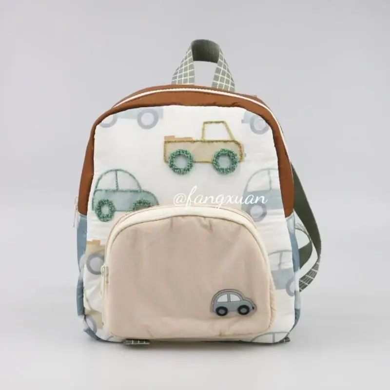 2026 new fashionable and trendy backpack with large capacity waterproof design for women's commuting comfort backpack