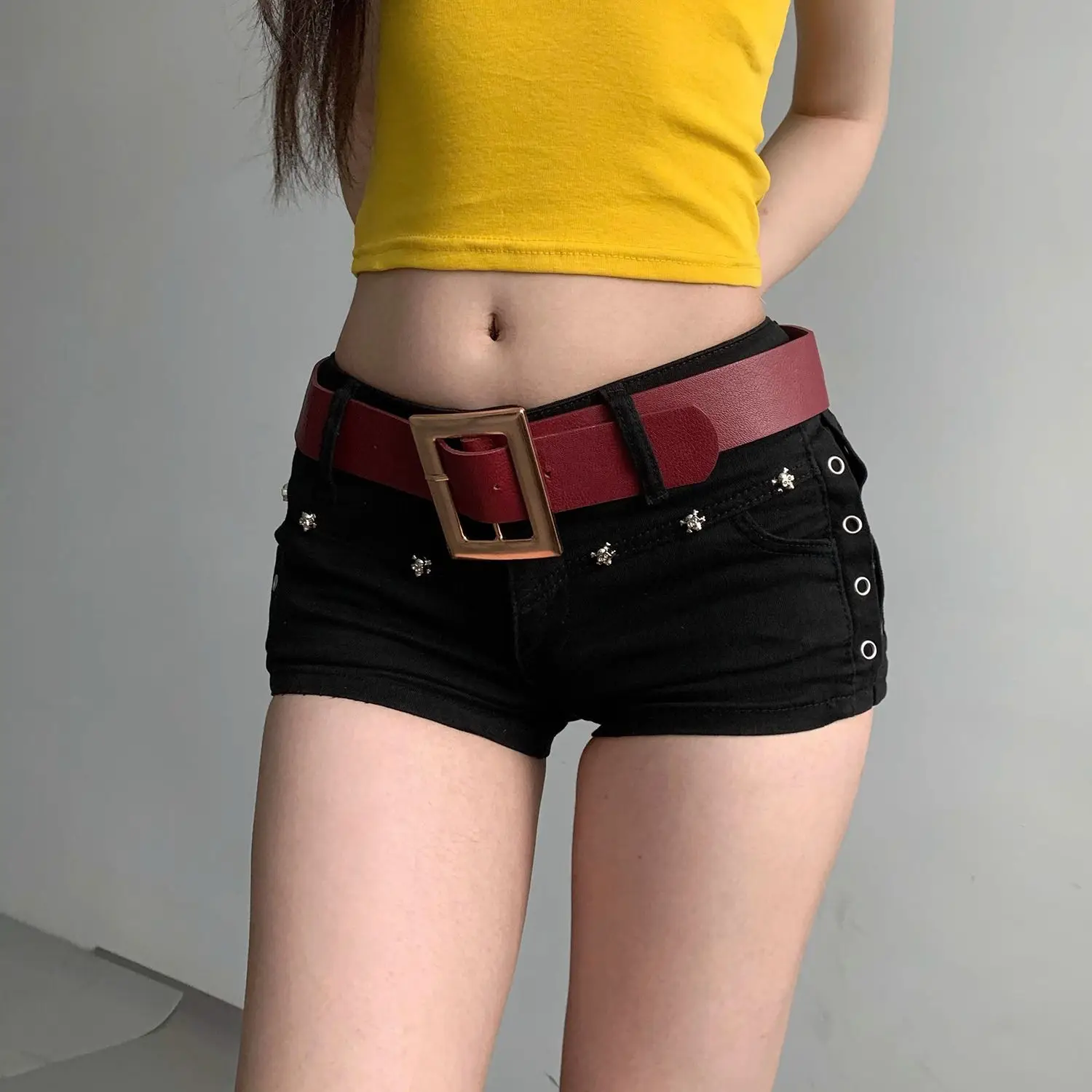 Y2k Shorts for Women Low Waist Rivet Super Denim Shorts Female Slim Hot Pants Black White