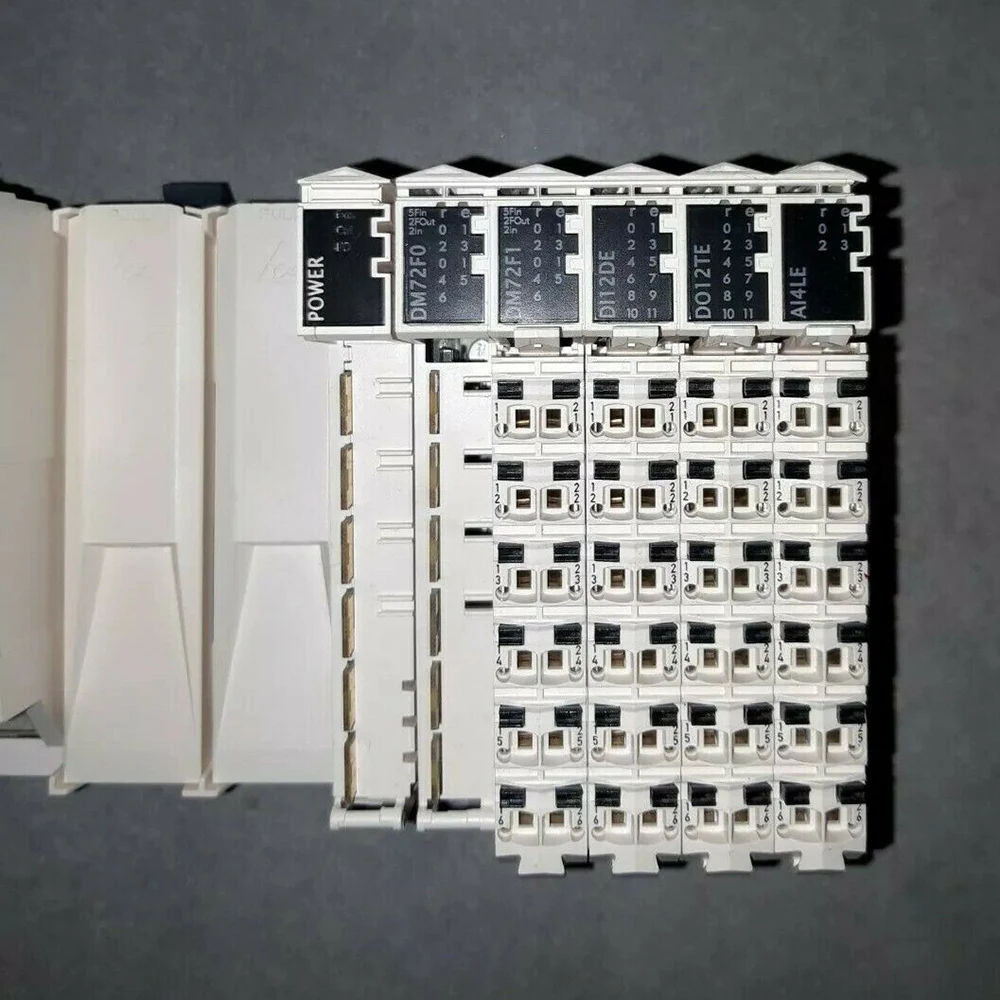 TM258LF42DT4L PLC M258 Modicon Controller คุณภาพสูง Fast เรือทำงานได้อย่างสมบูรณ์แบบ