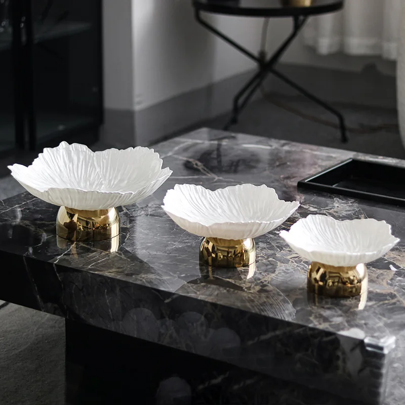 

1Pcs Metal Tray Petal Shape Fruit Dish Desktop Storage Container Snack Plate Jewelry Storage Tray Home Decoration Accessories