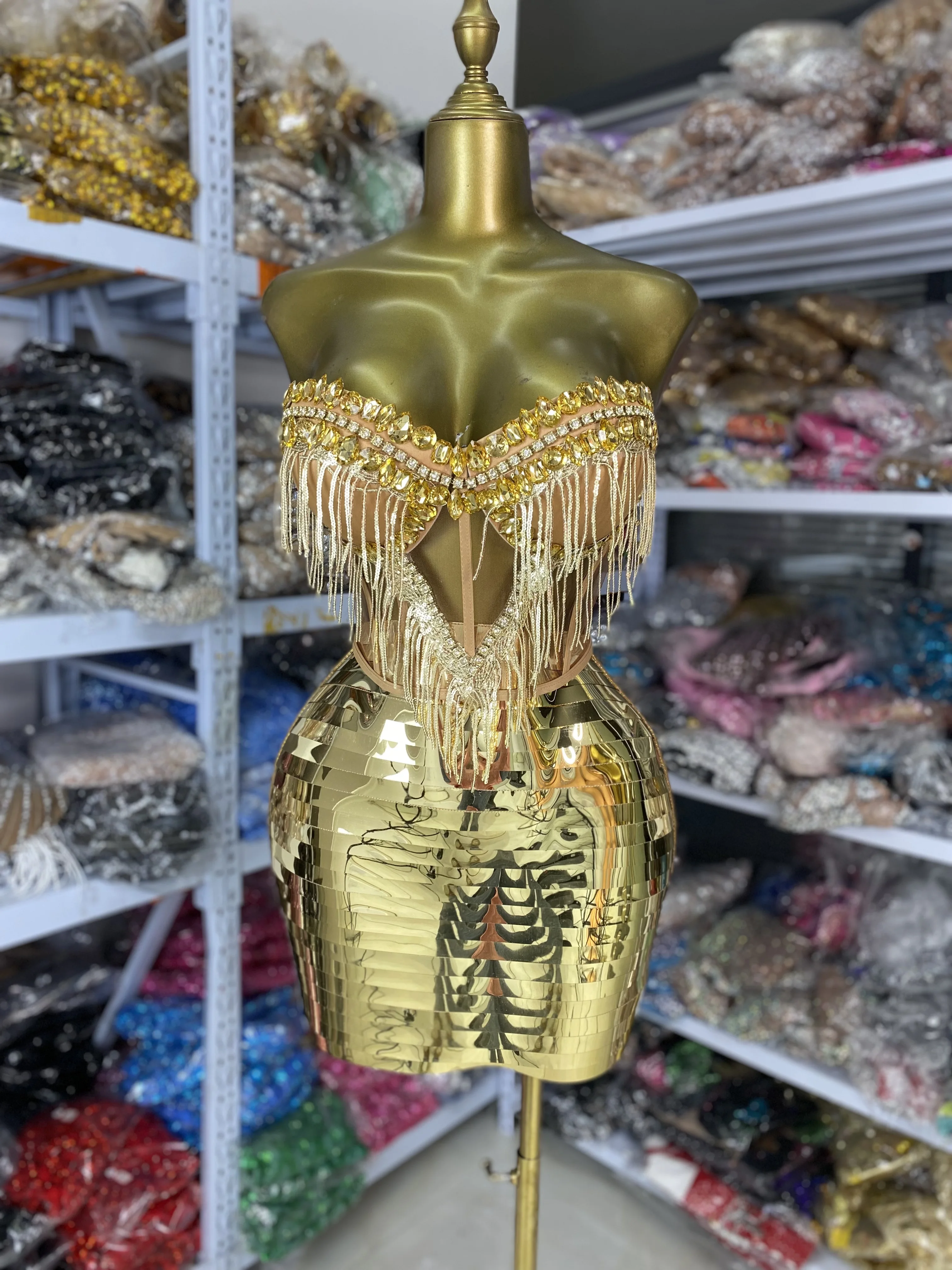 

Золотое блестящее вечернее платье Y2K, женское платье со стразами и кисточками на груди, корсет, топ и зеркальная юбка, комплект из двух предметов, вечерние наряды