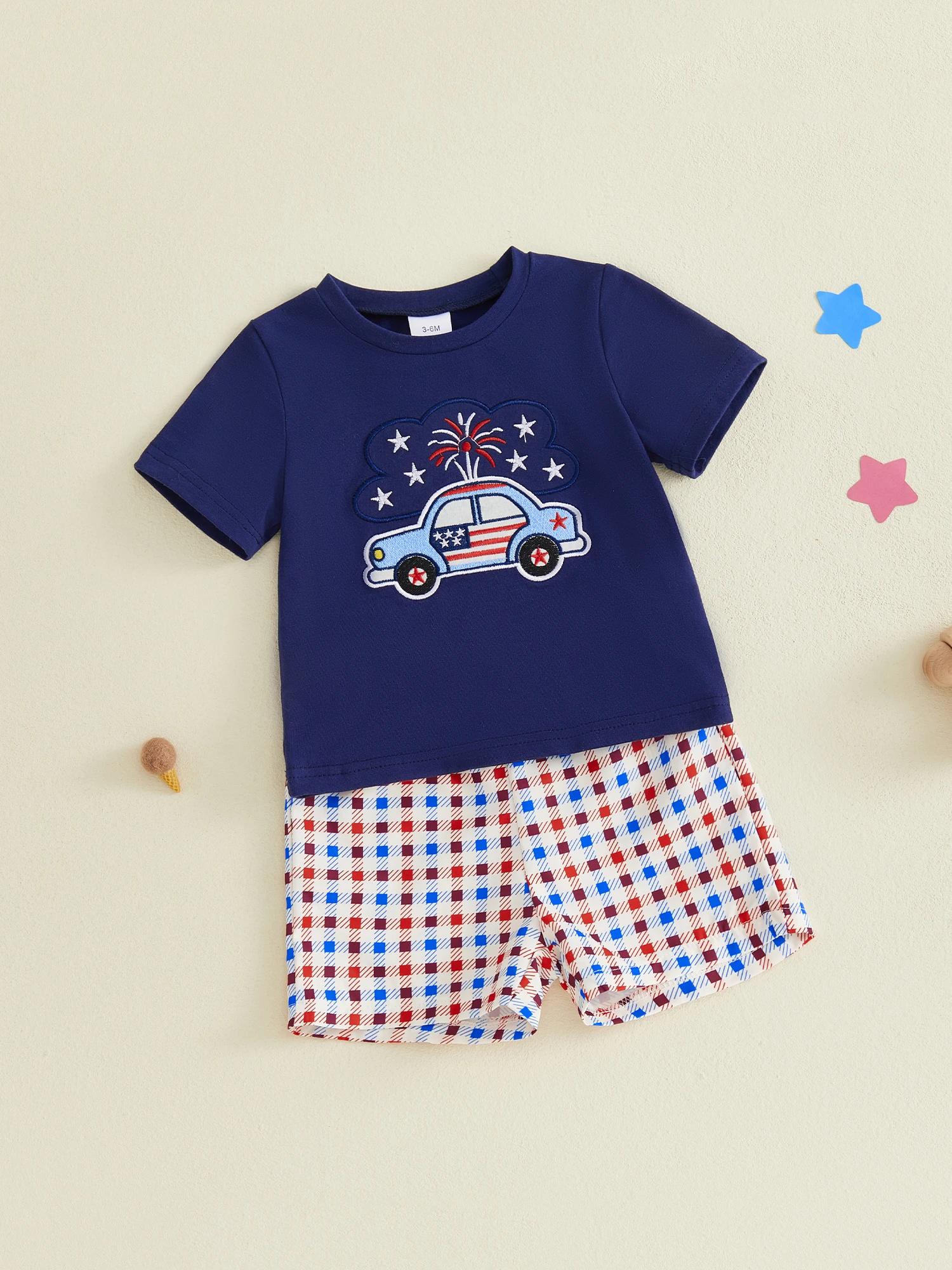 

Комплект одежды для маленьких мальчиков на День независимости: футболка и шорты с вышивкой в виде автомобиля с фейерверками — патриотический наряд для малышей на 4 июля