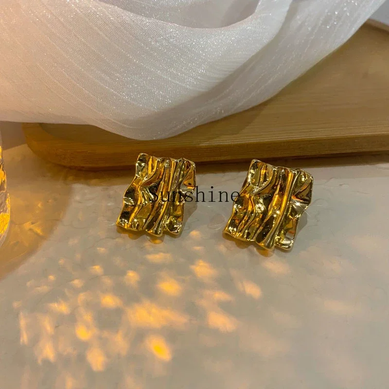 Extremely simple golden texture personalized casual exaggerated earrings women's high-end big stud earrings