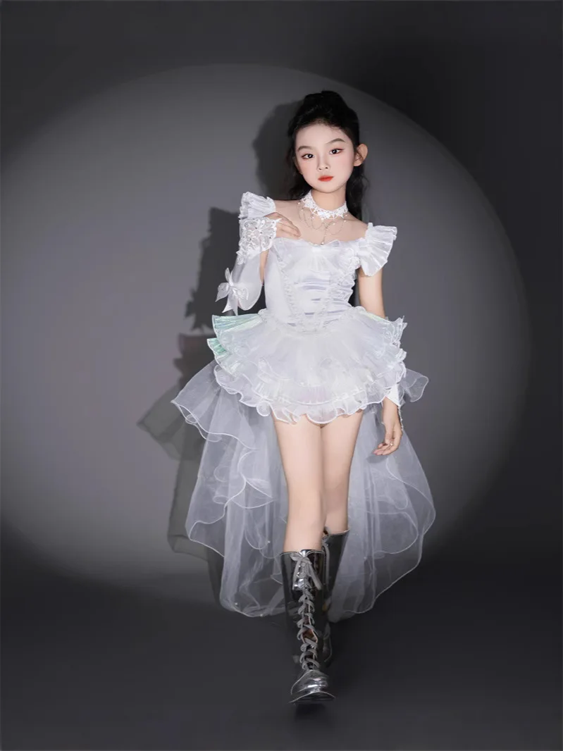 สไตล์เจ้าหญิง T-stage กลุ่มสาวแสดงชุดสีขาว Peng Peng ผ้าไหมเข็มขัดหางรักถั่ว Lolita ดอกไม้งานแต่งงานวันเกิด styli