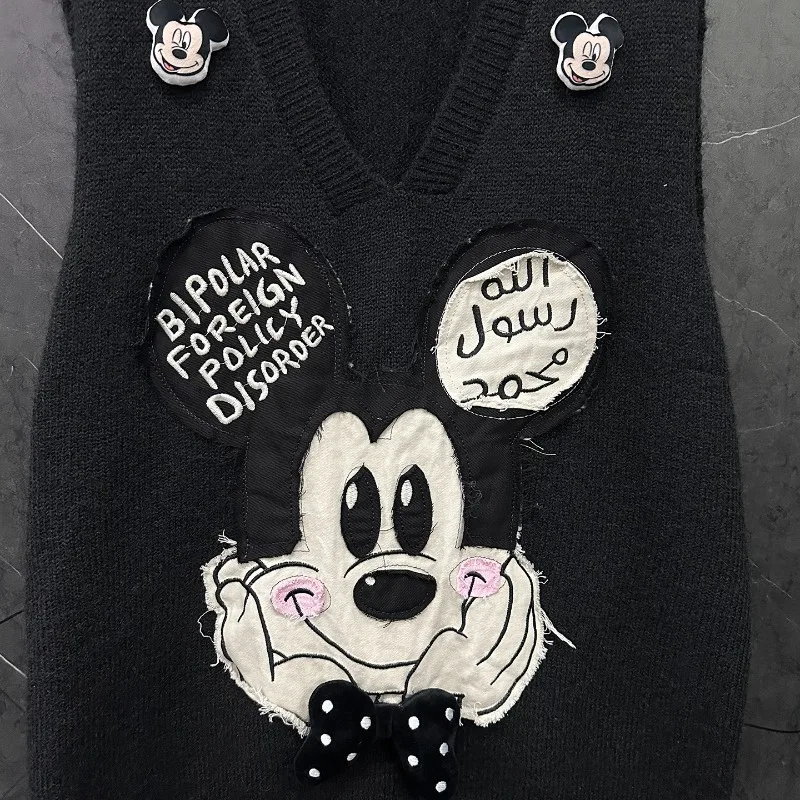 2025 Autumn New Cartoon Beautiful V-Neck Knitted Sweater Vest Ladies Loose Casual Age-Reducing Pullover Top Knitwear Waistcoat