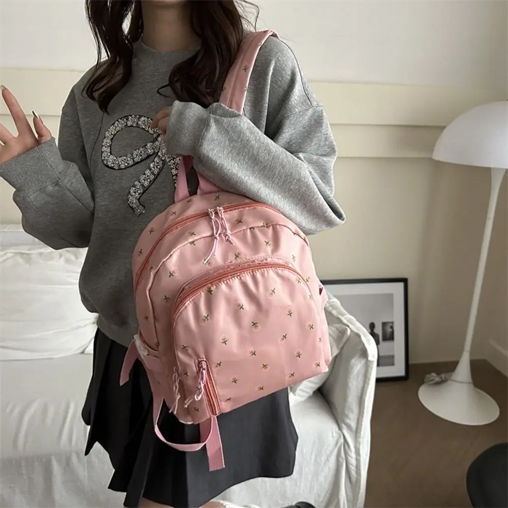 

Fashion Korean Styles Women Floral Backpack Large Capacity Small Size Travel Bag Zipper Closure School Bag Travel Use