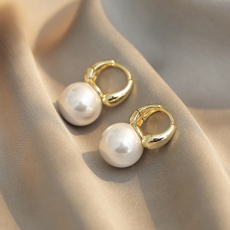 2025 New French Romantic Simple Design Champagne Pearl Pendant Earrings Fashion Jewelry Elegant Accessories For Women\'s  Party