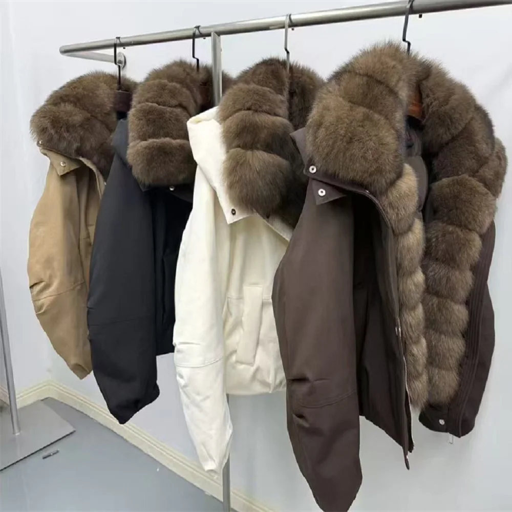 معطف شتوي نسائي بغطاء للرأس لعام 2025 بياقة كبيرة من الفرو، مقاس فضفاض، نمط كاجوال، سترة سفلية، موضة Y2K جديدة، معطف عالي الجودة