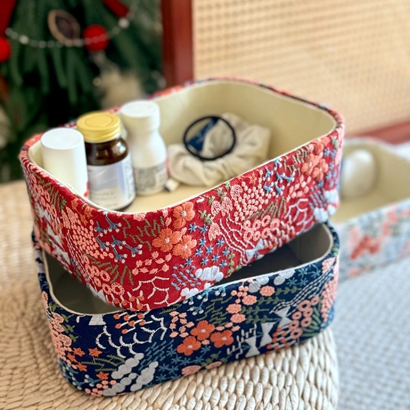 

Chinese Style Flower Embroidery Fabric Storage Boxs Simple Bedroom Desktop Cosmetics Storage Tube Finishing Box Makeup Organizer