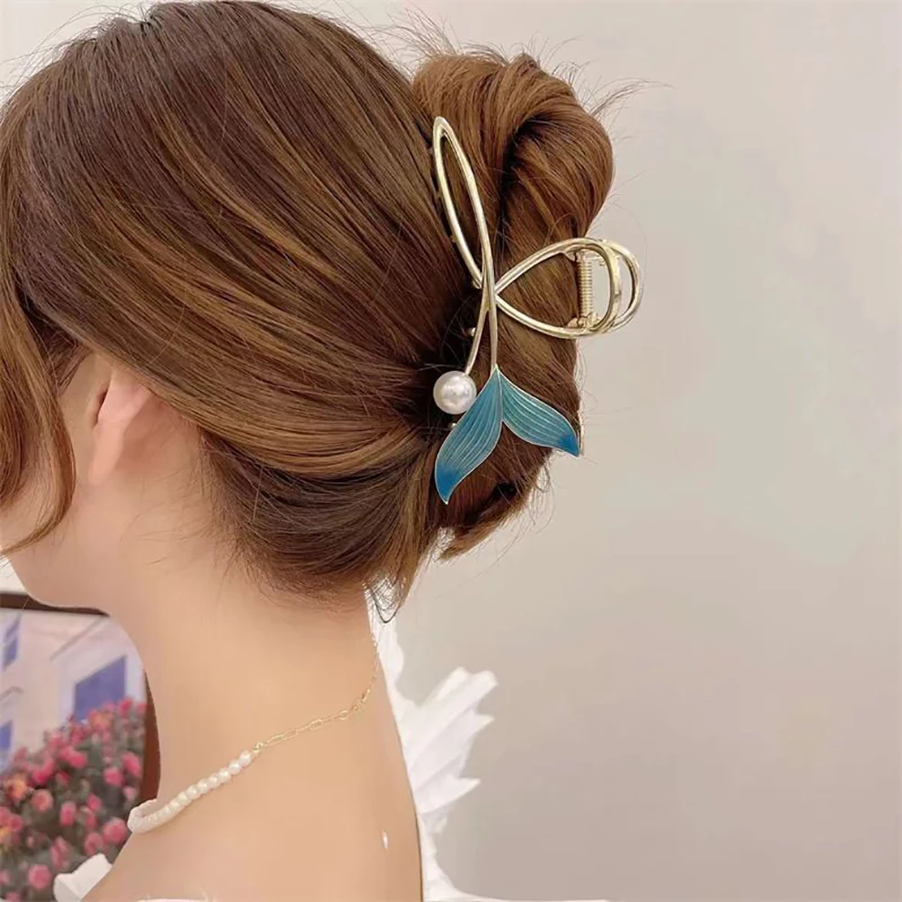 Whale Tail Hair Claw Pearl Shark Clip Headdress Vintage Ponytail Claws Trendy Hair Clip For Girl Cute Hair Accessories