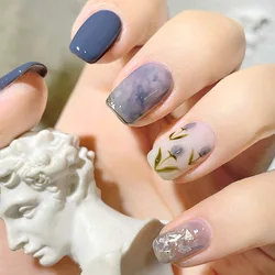 24 Stuks Romantische Zoete Blues Tulp Dragen Valse Nagels Kleurrijk Bloem Naadloze Verwijderbare Volledige Dekking Kunstmatige Nep Nagels