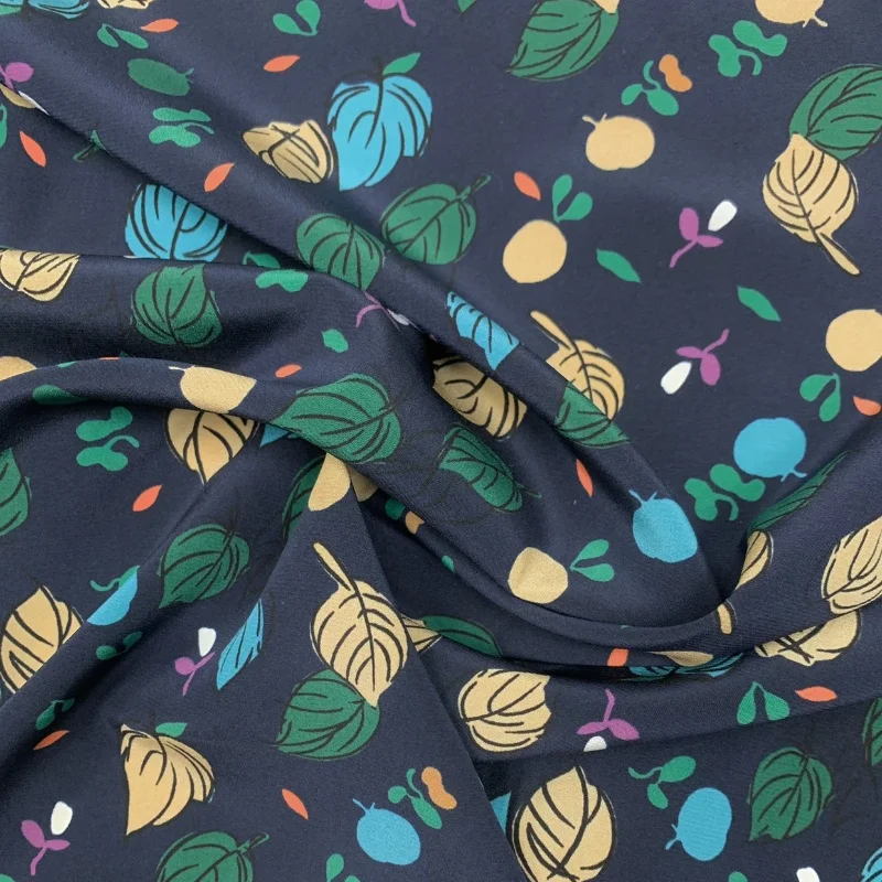 1 متر 95% التوت الحرير 5% دنة 16 مومي كريب نسيج الحرير الأزرق الداكن مع ورقة مطبوعة 138 سنتيمتر 54 "واسعة بواسطة الفناء JX138