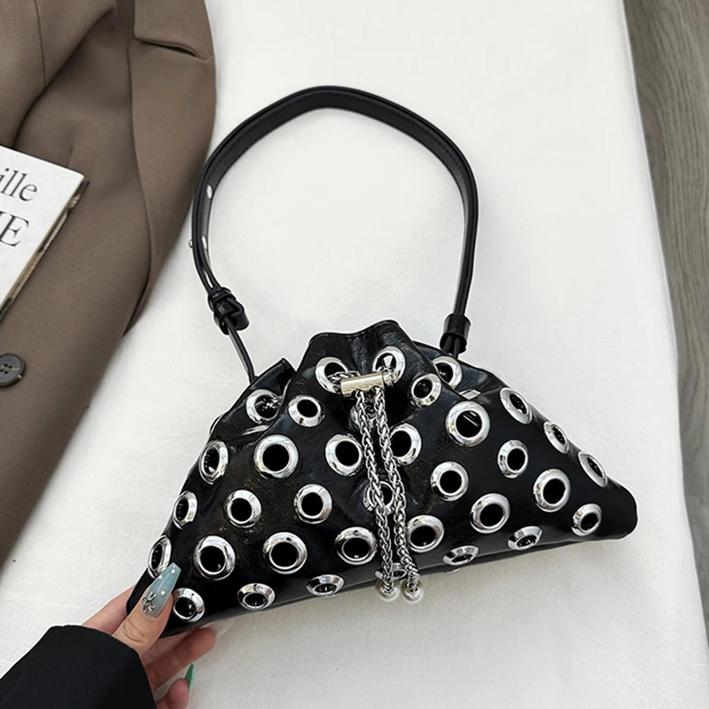 

Fashion Metal Stud Rivet Shoulder Bag Hollow Spicy Girl Underarm Bag Punk Style Lady Crossbody Bag Shopping Vacation Handbag