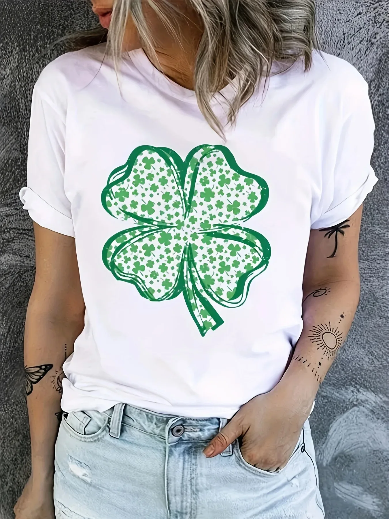 Four-leaf Clover T-Shirt Summer  Women's Casual Crew  Sleeve Tee Fashionable Tops  T Shirt