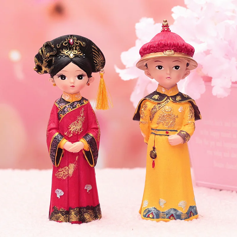 6.6 Inch Resin Chinese Emperor Queen Ornament Home Decorative Centerpiece Ancient Empress Figurine Cake Topper Figurine