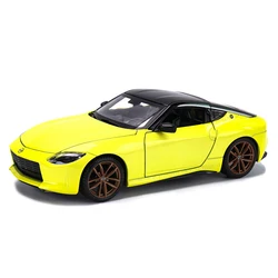 Maisto 1:24 2023 Nissan Z Highly-detailed die-cast precision model car Model collection gift