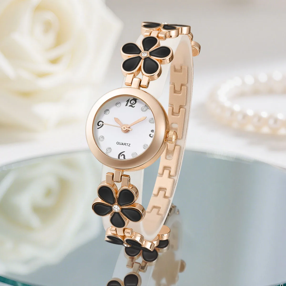 Ladies Quartz Watch Floral Design Elegant Timepiece for Women