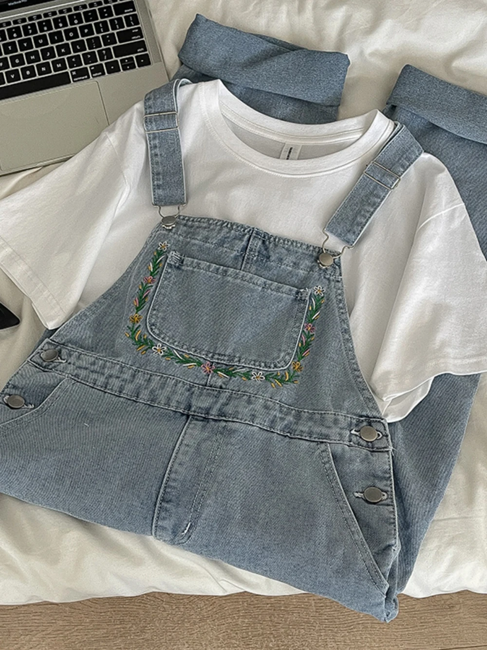 

Light Blue Denim Pants Overalls Women Fashion Embroidery Floral Wide-leg Suspender Jeans Female Spring Autumn Suspender Trousers