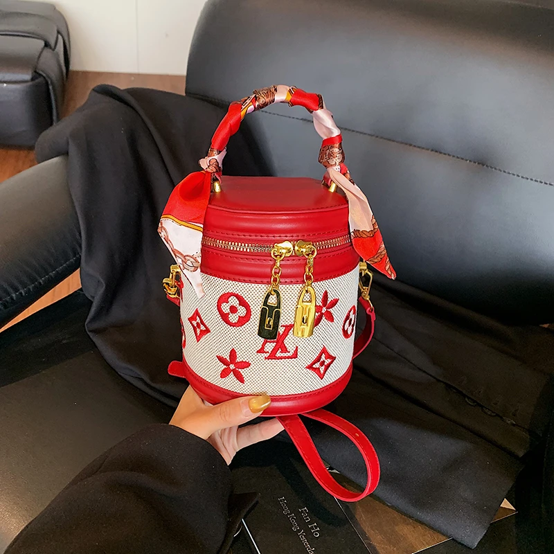 

Классическая женская сумка в стиле Майяра, изысканная портативная новая модель 2025 года, горячая распродажа, практичная женская сумка через плечо для путешествий