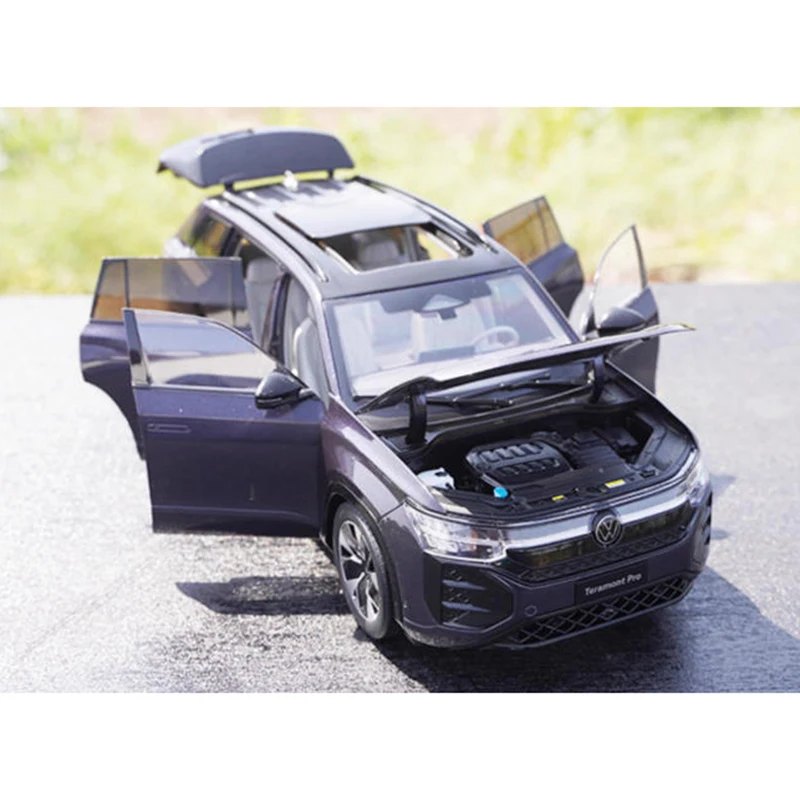 

Литая под давлением 1:18 Teramont Pro 2025, модель автомобиля из сплава, статическая коллекция, украшенные праздничные подарки, игрушки