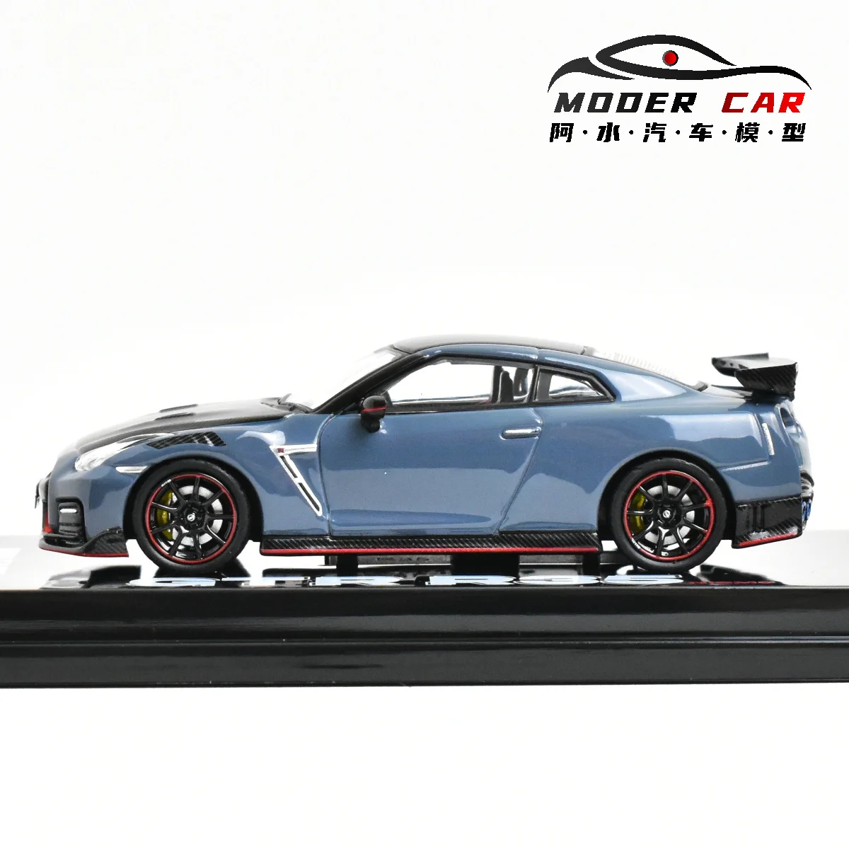 INNO 1:64 GTR R35 Diecast Model Car