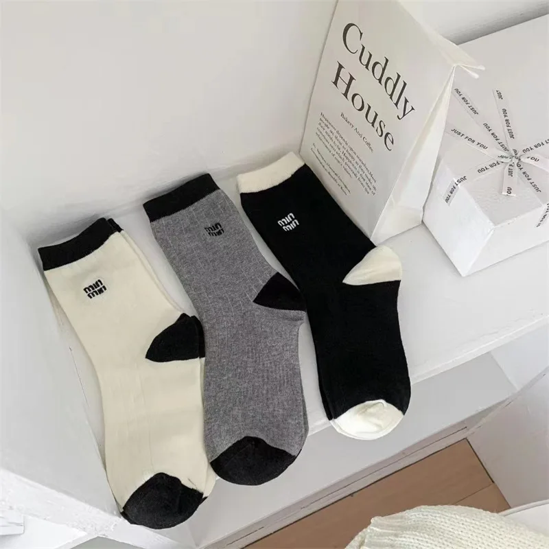 Trendy Embroidery Letter Cotton Socks Jk Women\'s Black and White Splicing Medium Tube Socks Simple Stacking Socks Breathable