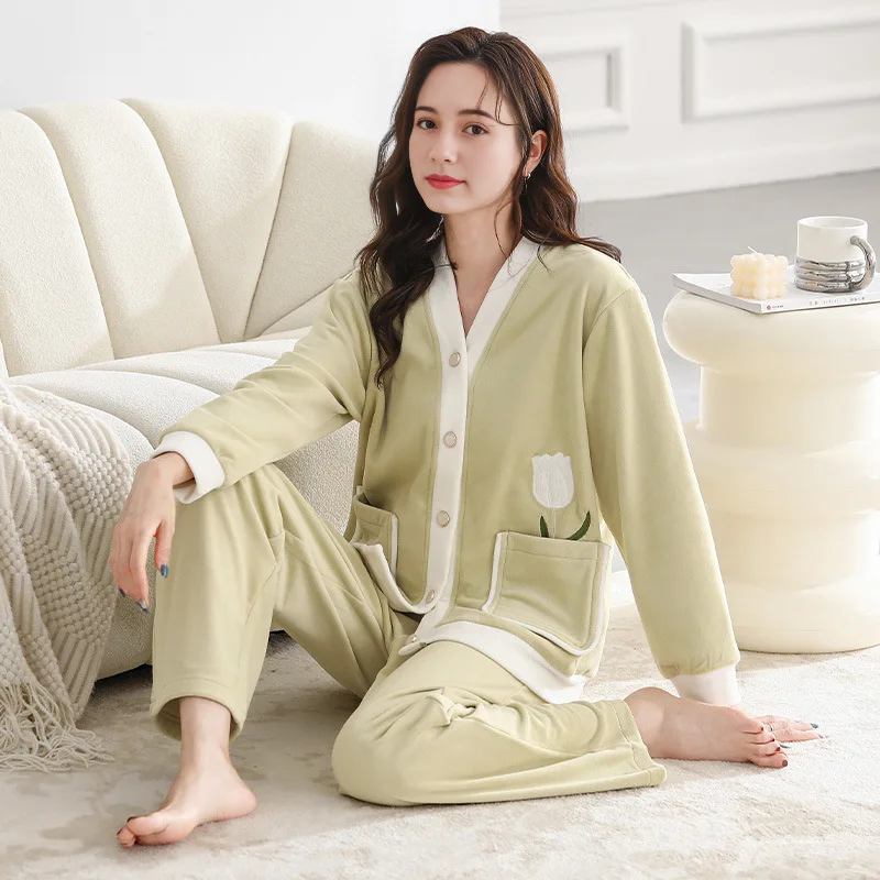 Island-Pijama de terciopelo de alta gama para mujer de mediana edad, conjunto de ropa de casa de franela fina para madres, otoño e invierno, novedad de 2023