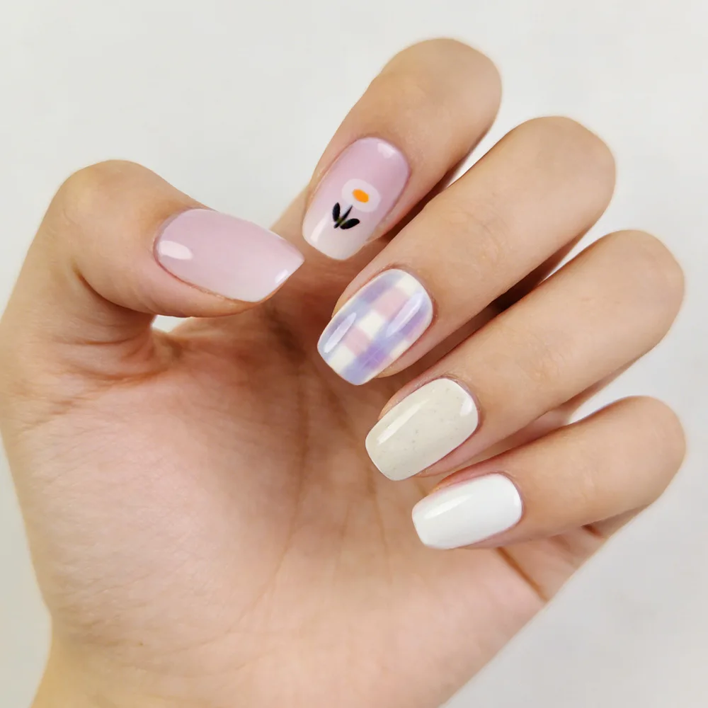 

Новинка 2026: Простой и свежий пасторальный трапециевидный дизайн для ногтей — Нежные градиентные типсы для маникюра