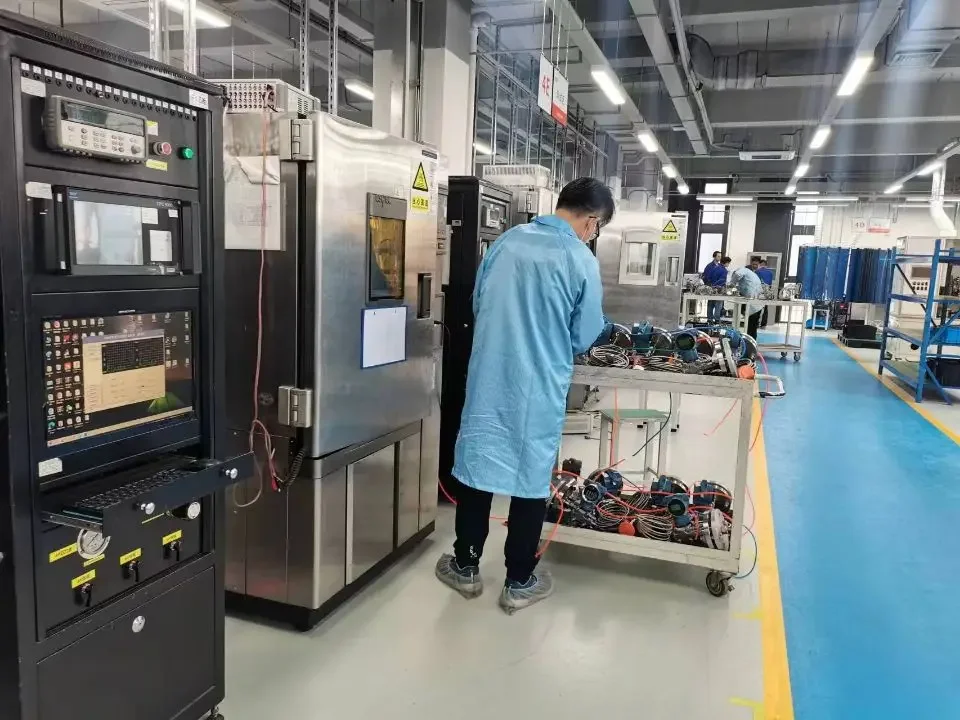 تخصيص الصناعية RS-485 Modbus RTU نقطة الندى الارسال 4-20 MA 0-10 فولت الرطوبة استشعار درجة الحرارة الهواء البلاستيك OEM/ODM