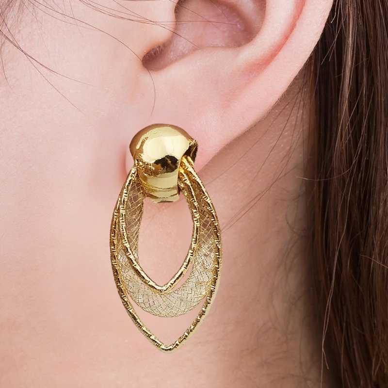 New Trend Leaf Hanging Earrings Crystal in Net Women's Dangle Earrings Slim Elegant Leaves Hollow Geometric Statement Jewelry