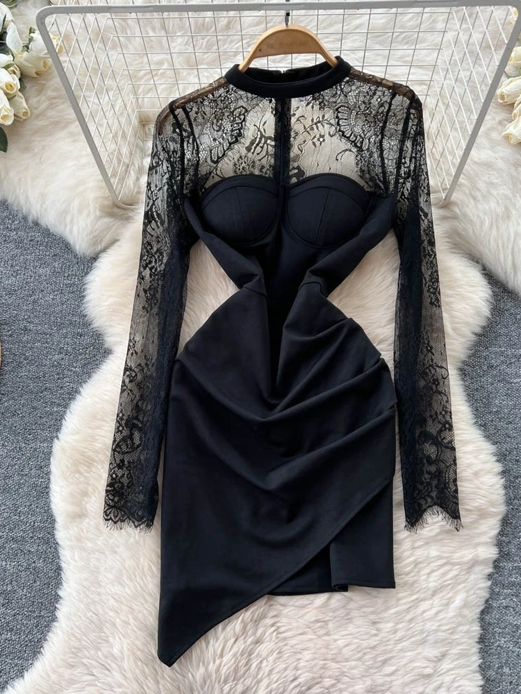 Foamlina Sexy Durchsichtiges Spitzen-Patchwork-Minikleid für Damen, O-Ausschnitt, Ausschnitt vorne, Brust, gepolstert, schmal, plissiert, unregelmäßiges Partykleid