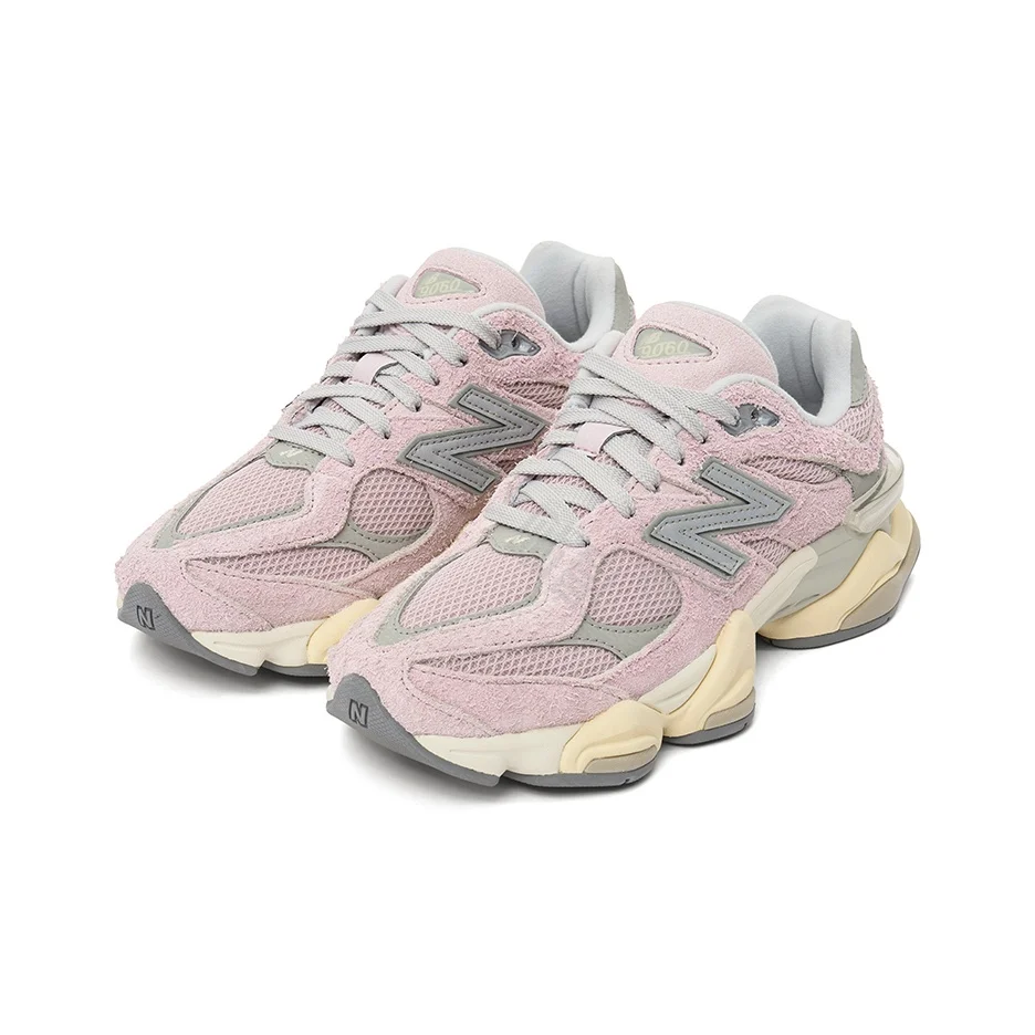 New Balance NB 9060 - حذاء كاجوال متعدد الاستخدامات ومتين وجيد التهوية ومنخفض القطع للرجال والنساء، باللون الوردي الفاتح والرمادي.