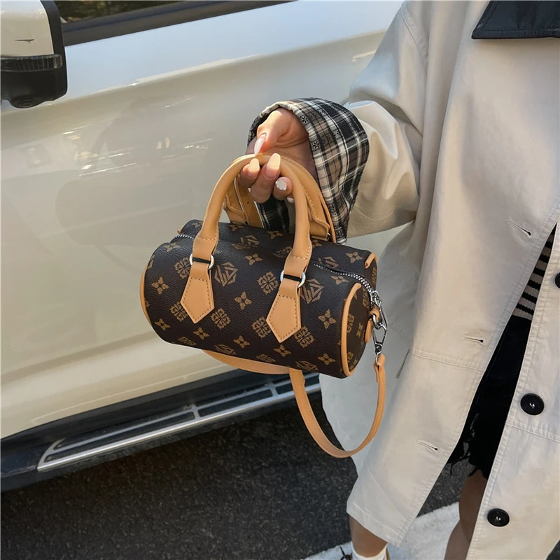 

Graceful Muse Clutch Essential For Goddesses Light Luxury Elegant For Gala Perfection And Special Occasions Bag