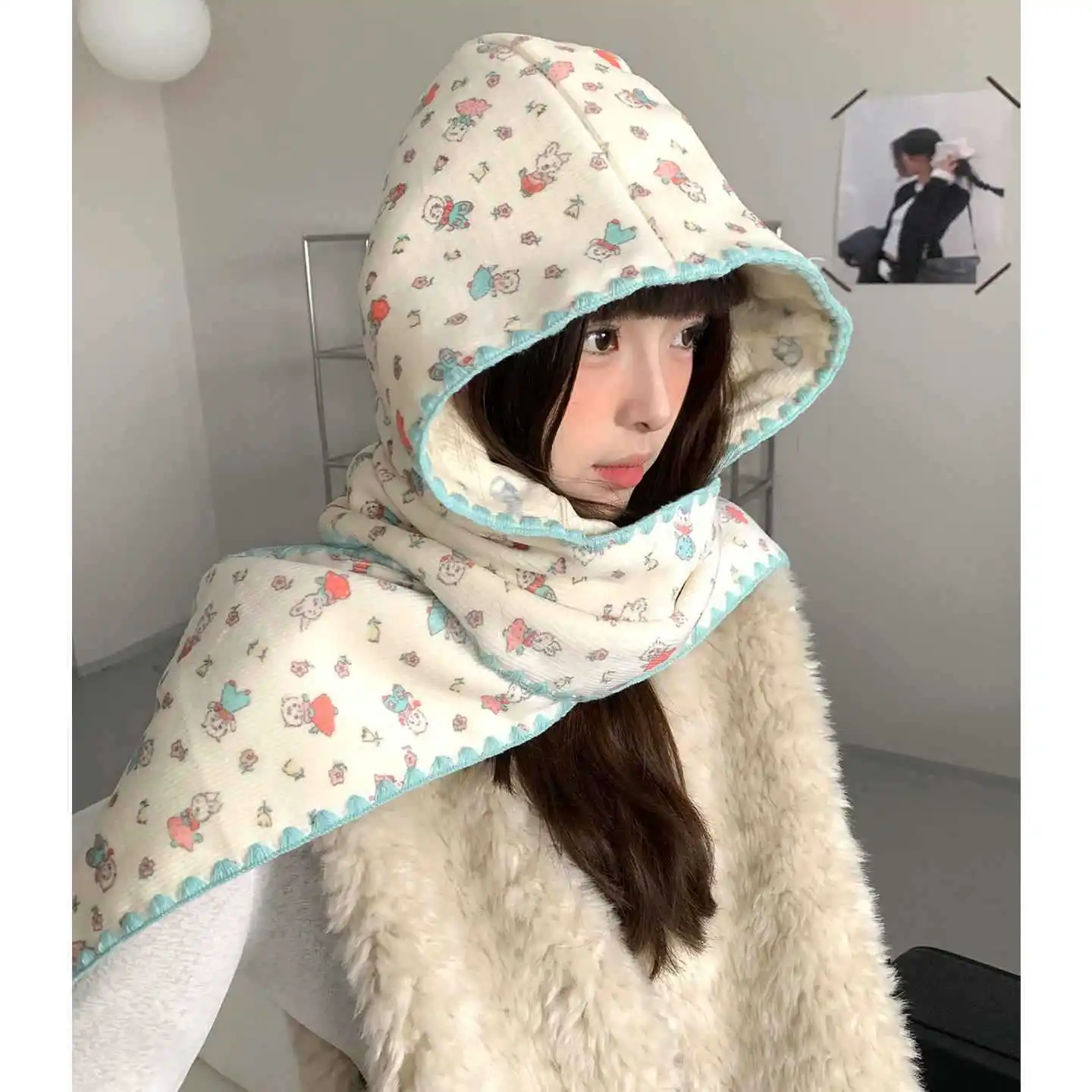 أزياء الفتيات الشتاء قبعة وشاح مجموعة الدفء أزياء مطبوعة سميكة سوداء مزدوجة الجانب ارتداء مجموعة الشتاء النسائية