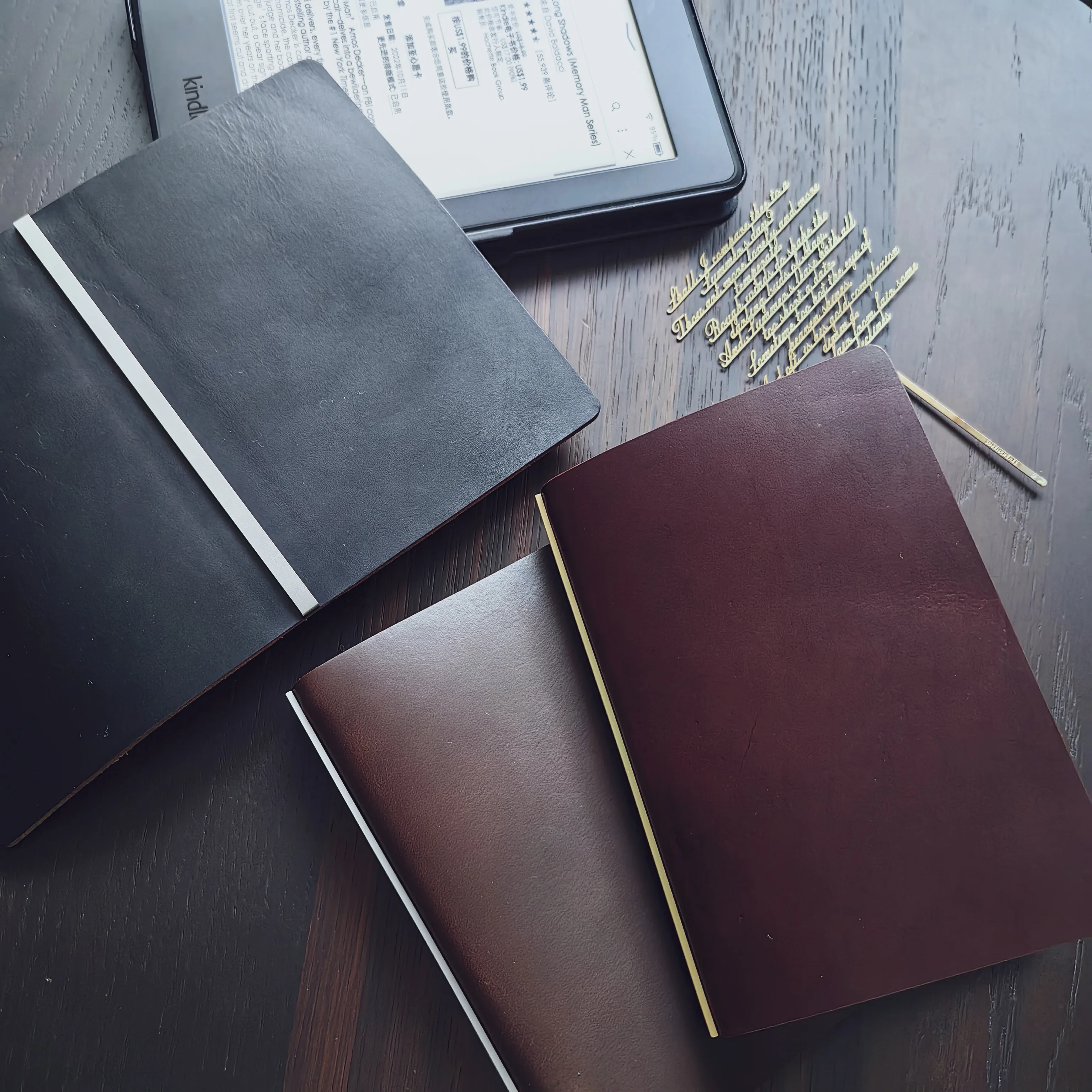 agenda-ricaricabile-in-pelle-cerata-con-olio-tea-core-horween-chromexcel-dal-design-minimalista-ideale-per-studenti-impiegati-e-creativi