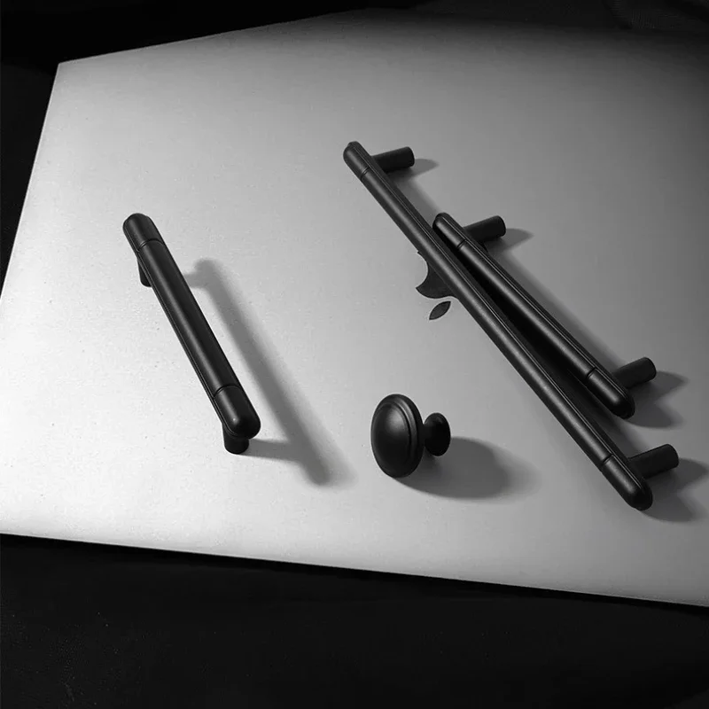 Modern Cabinet Door Pull Handle for Black Diamond Kitchen Cabinets Wine Cabinets and Drawers Single-Hole Furniture Accessorie