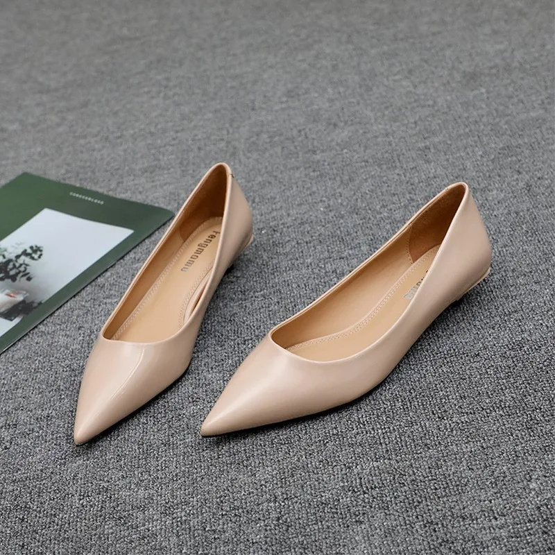 Spring and Summer New Commuter Style Pointed Mid Low Heel Single Shoes for Women with Thin Heels and Lacquer Leather Work Shoes