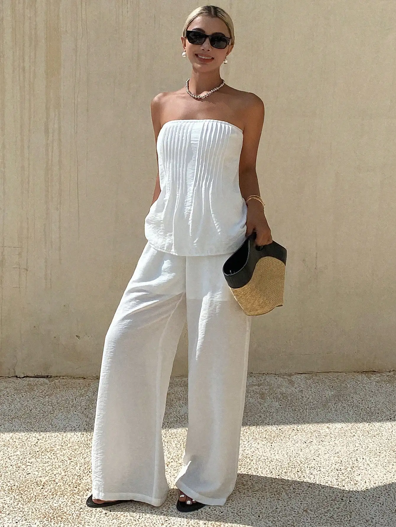 여성용 화이트 투피스 세트: 플리츠 스트랩리스 탑 & 와이드 레그 팬츠, 여름 캐주얼 의상