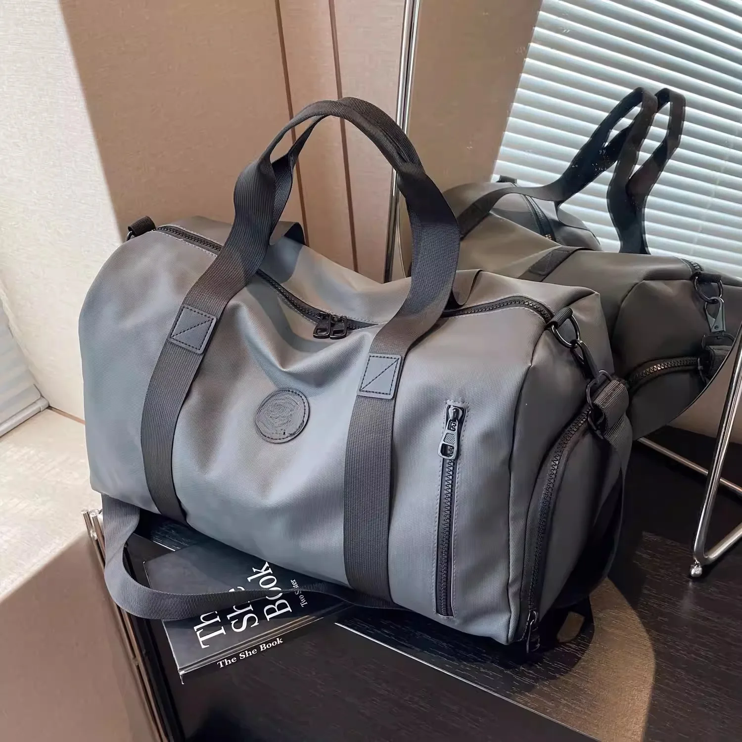 bolsa-de-viaje-deportiva-de-gran-capacidad-bandolera-para-hombre-bolso-de-mano-para-mujer-con-separacion-para-ropa-humeda-y-seca-moderna