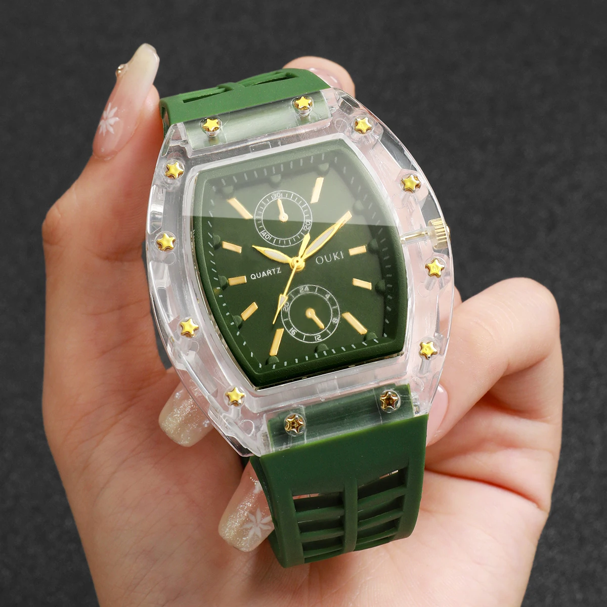 Fashion Green Tonneau Dial Women Watches Casual Silicone Strap Sports Quartz Wristwatch for Men Women Daily Gift（Without Box）