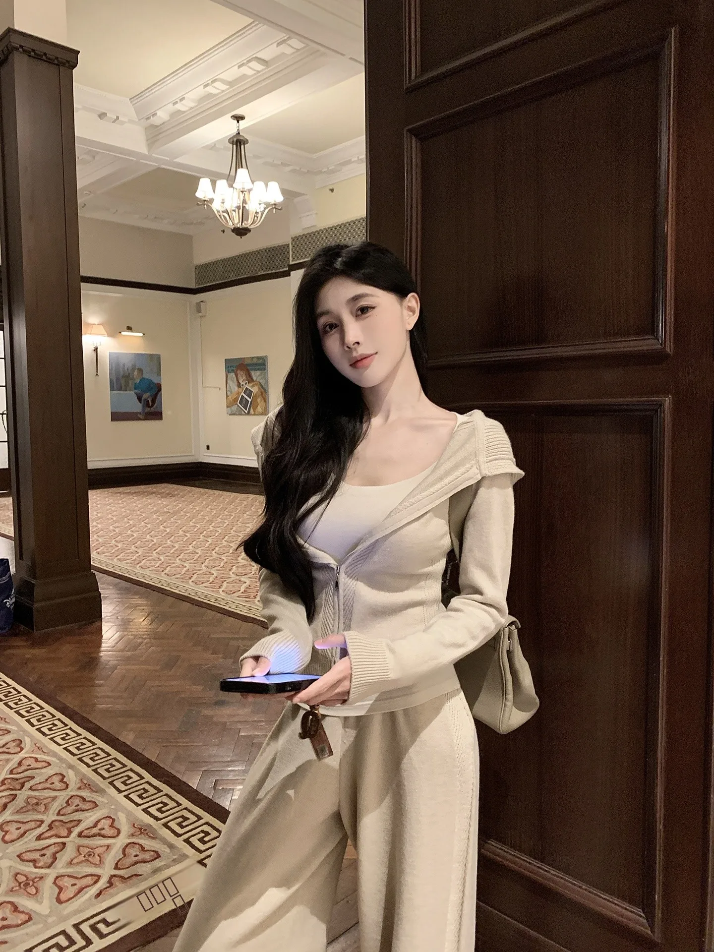 

Комплект He Chenxi: повседневный вязаный худи цвета хаки с текстурой и широкие брюки для женщин, осенний модный женский костюм-двойка