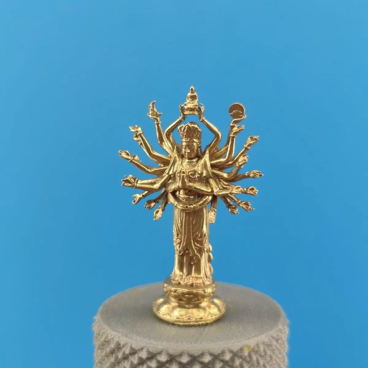 Tiny Brass 16-Arm Thousand-Hand Guanyin Buddha Statue, Pocket Size, Good Luck