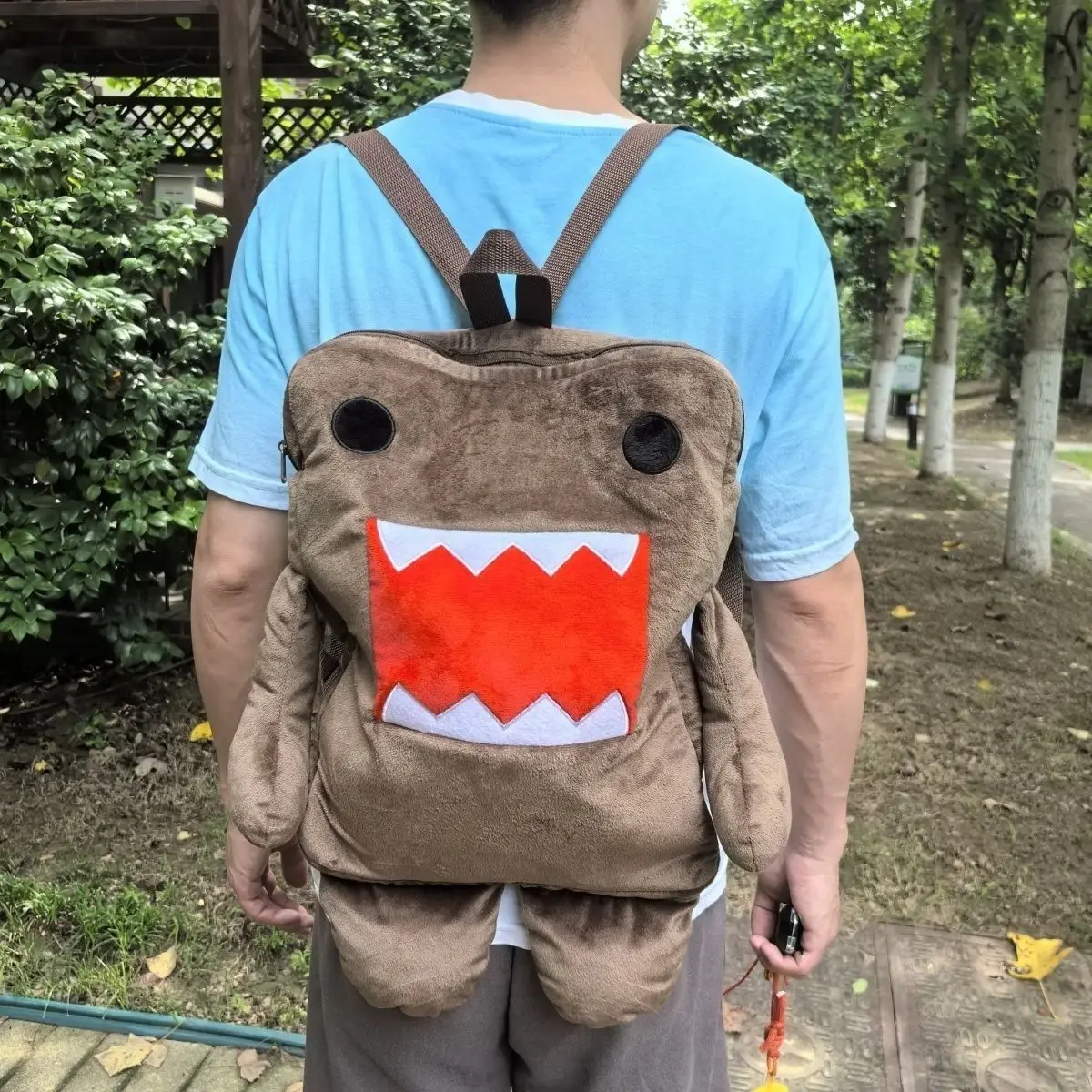 

Милый плюшевый рюкзак Domo Kun, коричневый, большой вместительный, портативный, повседневный рюкзак для девочек, детей, забавный мультяшный аниме, рюкзак с большим ртом