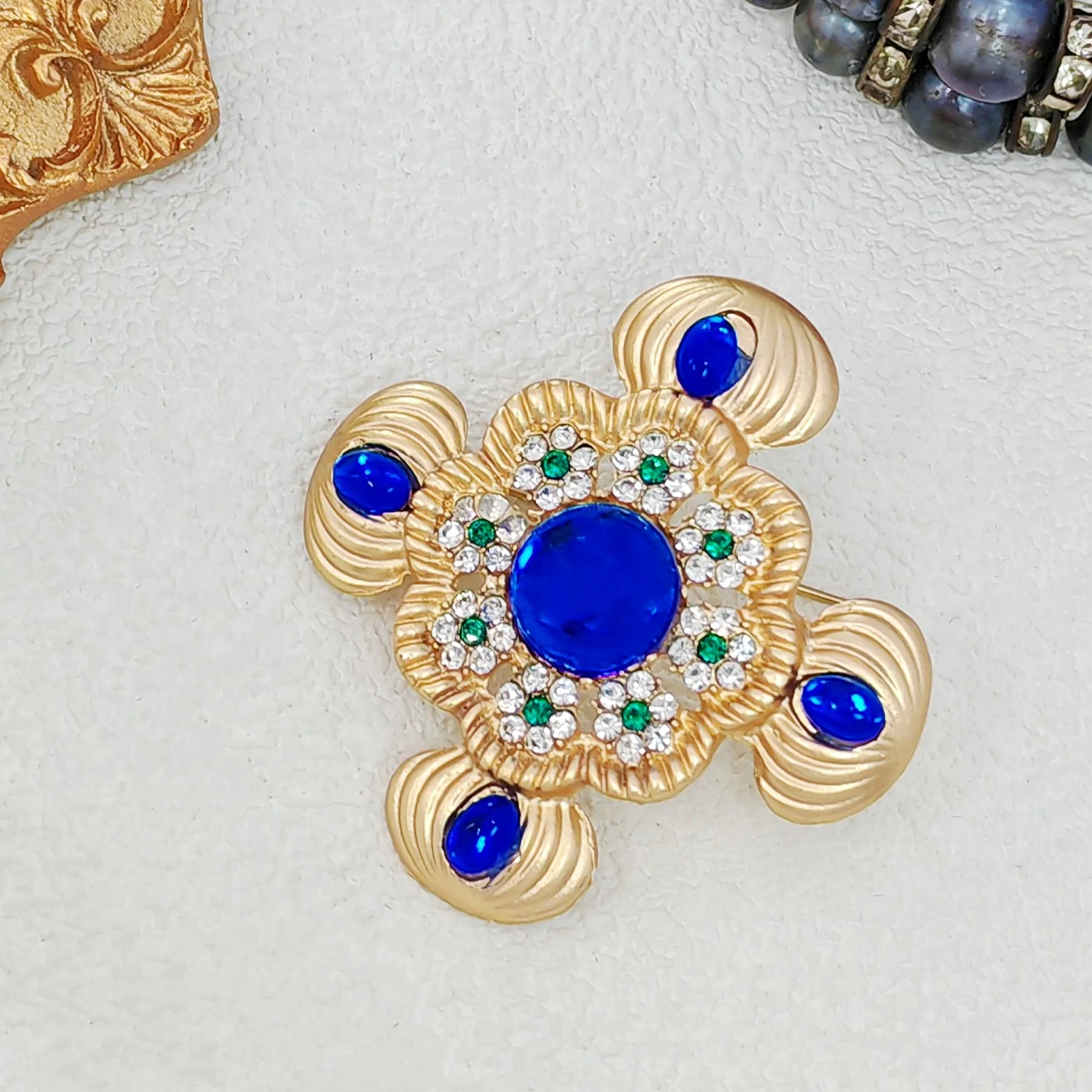 Renaissance Vintage Look Floral Pattern Gold & Imitated Blue Glass Cross Brooch Pin for Women Church Costume Wedding Accessory