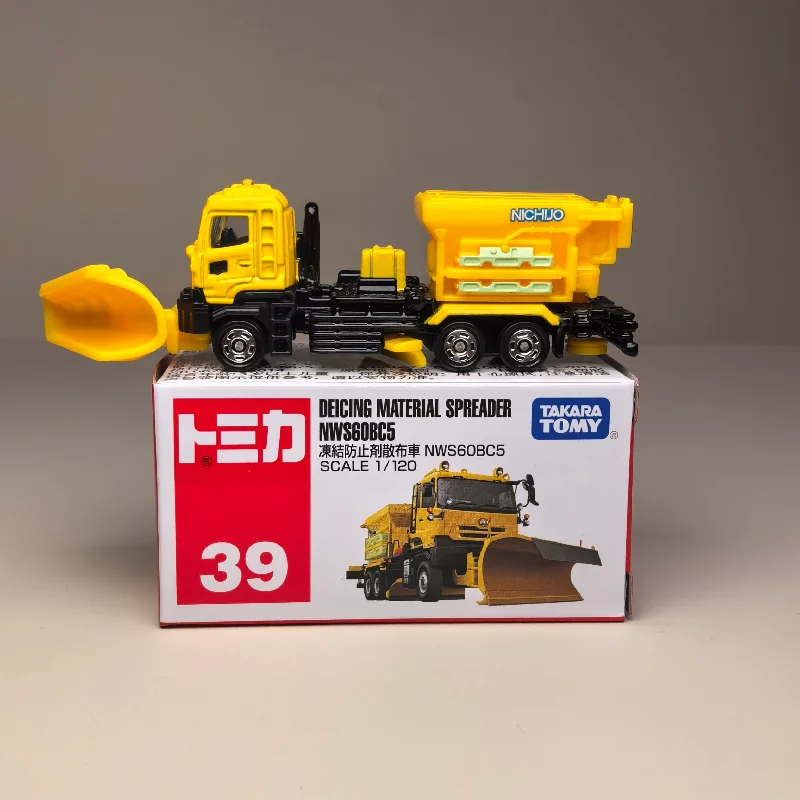 Takara Tomy Tomica No.39 UD Snow Removal Sprinkler Truck Alloy Diecast Winter Service Truck Model Kids Collectible Toy