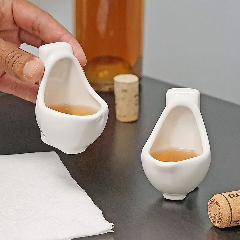 2pcs Novelties Party Ceramic Wine Glasses Urinal Shape Toilet Prank Wine Cup Family Friend and Coworker White Elephant Xmas