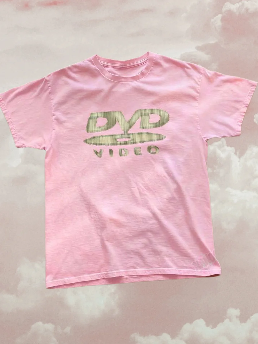 Retro Gaming Shops - DVDビデオ ノスタルジックなグリーンロゴ ヴィンテージゲーミングプリントTシャツ 美的レトロサマー ユニセックス 男女兼用