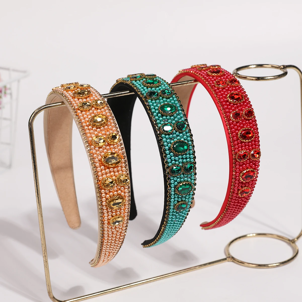 

Повязка на голову с жемчугом в дворцовом стиле в стиле ретро, многоцветная элегантная повязка на голову с широкими полями, доступные роскошные и элитные модные аксессуары для волос