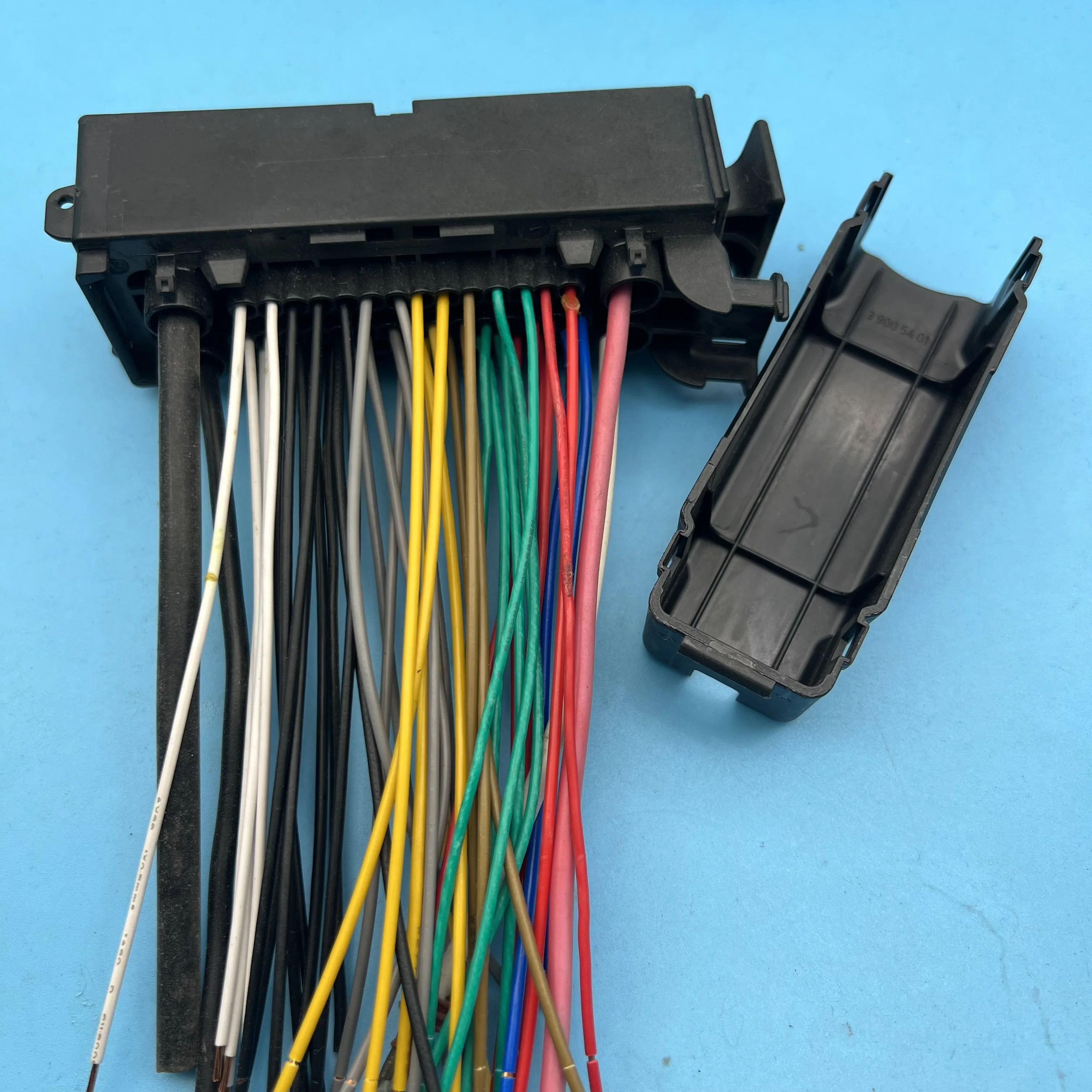 47-pin car connector ABS pump plug harness connector 7L0973047 7L0 973 047 with wire or without wire