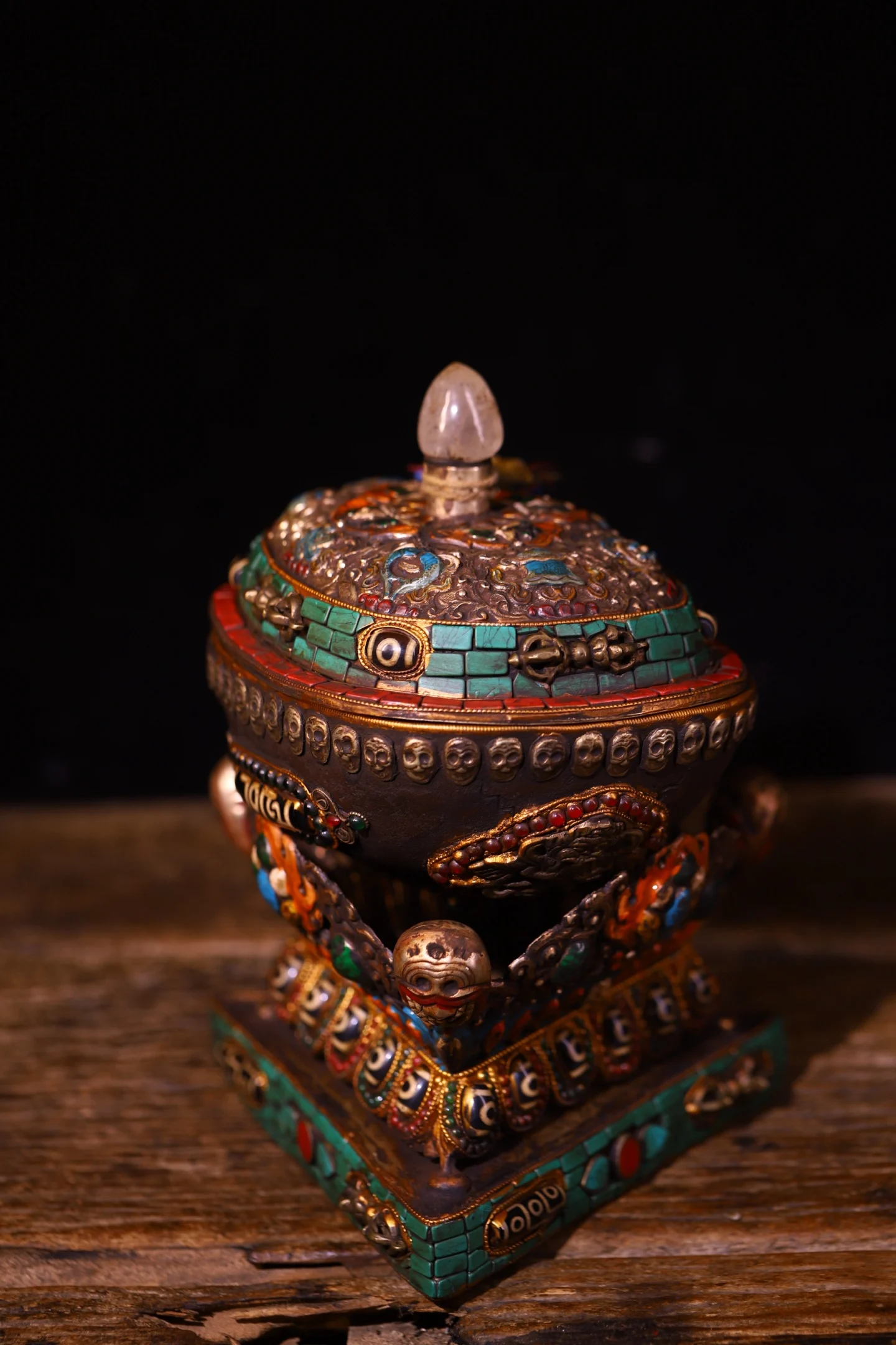 Old Kapala Skull Cup Mosaic Gem gZi Beads Turquoise Vajra pattern 2 Buddha bowls Skull Head Base Buddha flow Amulet
